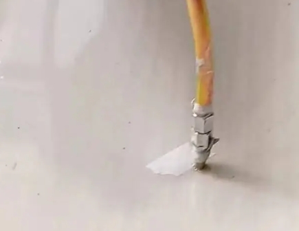 普陀瓷砖空鼓维修公司专业解答在瓷砖铺贴过程中，如果使用的砂料过粗（如全部使用了粗砂），可能会导致以下问题